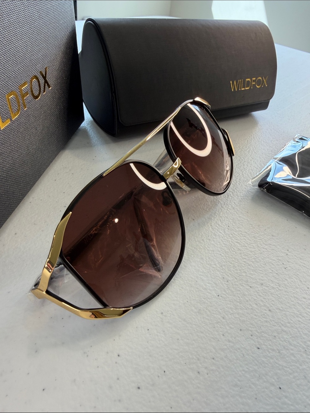 Wildfox Dynasty Oversized Aviator Black and Gold Sunglasses with Eyewear Case - Picture 14 of 15